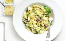 Brokolili makarna: yemek tarifi, adım adım pişirme talimatları, fotoğraf