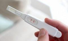 Kaj pomenita dve črti na testu nosečnosti V katerih drugih primerih naj test pokaže dve črti?